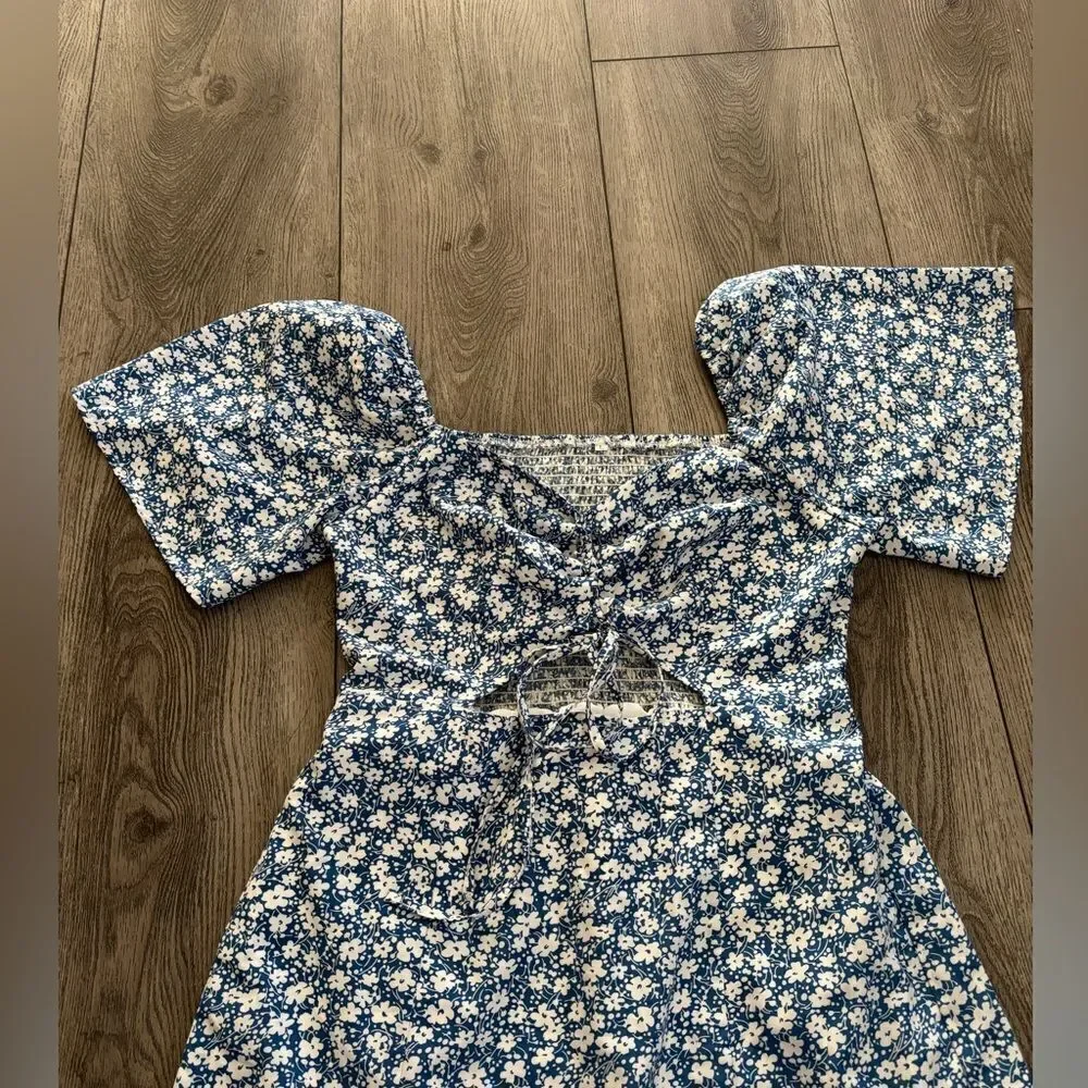 Used woman’s maxi dress in good condition